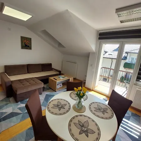 Apartamento Zvekir *